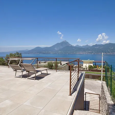 Terrace Of Wally - With Pool Apartmán